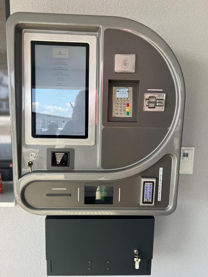 Hotel Lamede Self Check-In Wiener Neustadt Exterior foto