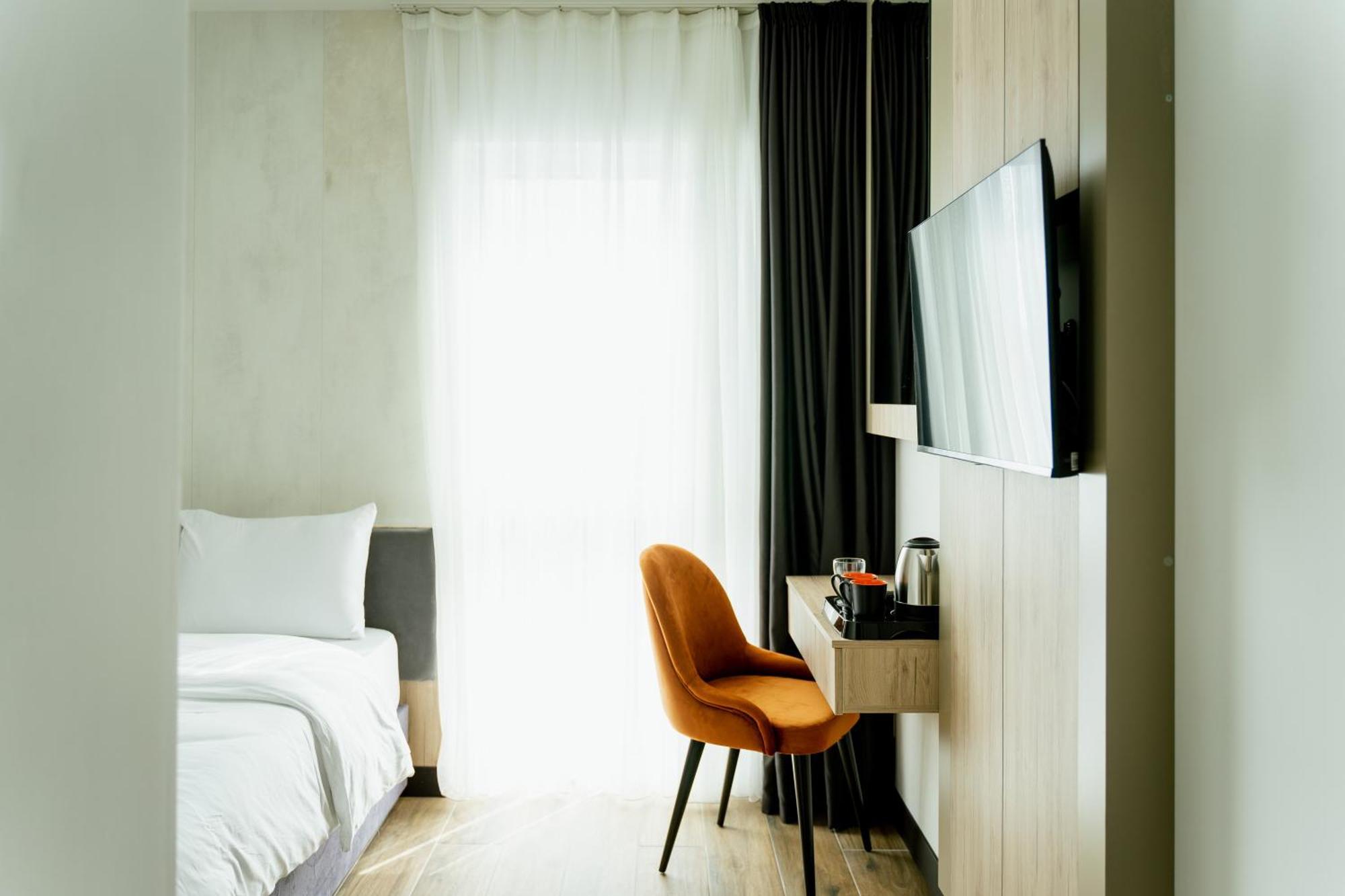 Hotel Lamede Self Check-In Wiener Neustadt Exterior foto